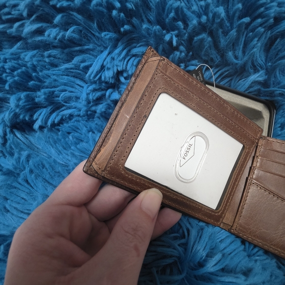 Fossil Derrick Flip ID Bifold Wallet Leather Brown NWT - Picture 9 of 9
